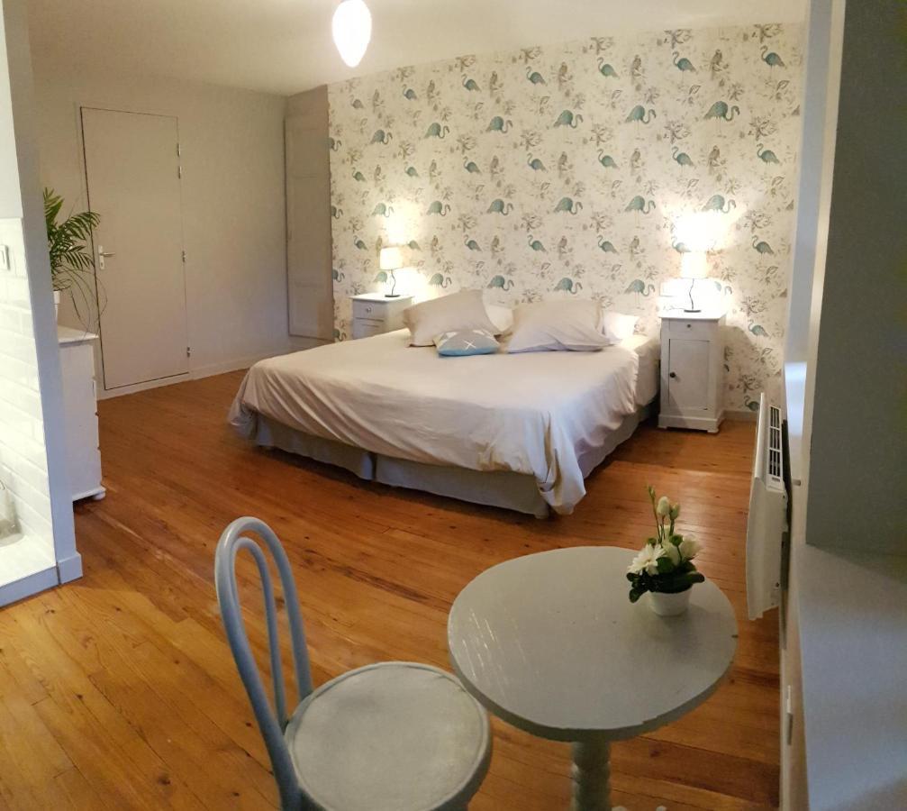 Les Chambres De Marthe Mesnay Экстерьер фото